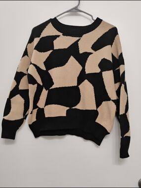 Neutral Block-Pattern Crewneck Sweater - Black & Beige